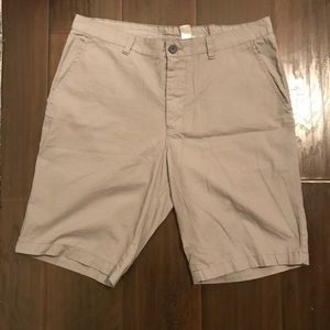 Men’s grey shorts